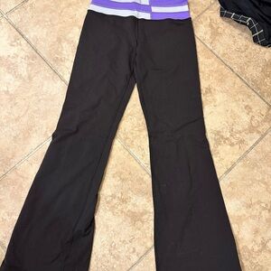 lululemon athletica women’s size 6- Black Leggings with Purple Waistband